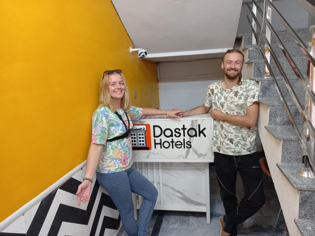 Dastak Hotels Near Airport & Bus Terminal イスラマバード エクステリア 写真